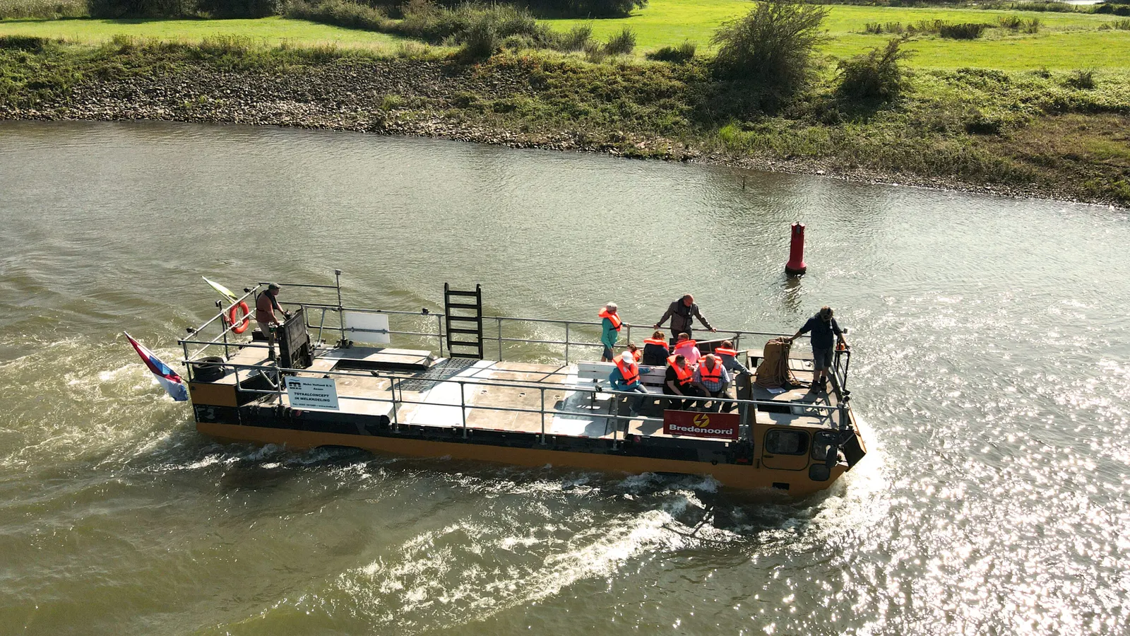 De Ark van Wilp op het water, van bovenaf gezien
